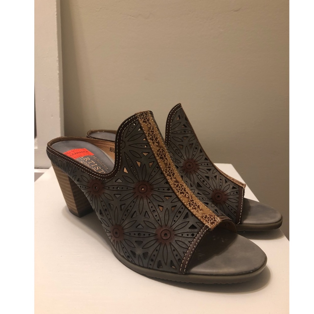 L’ARTISTE by Spring Step Habune-Slide Wedge Sandal
